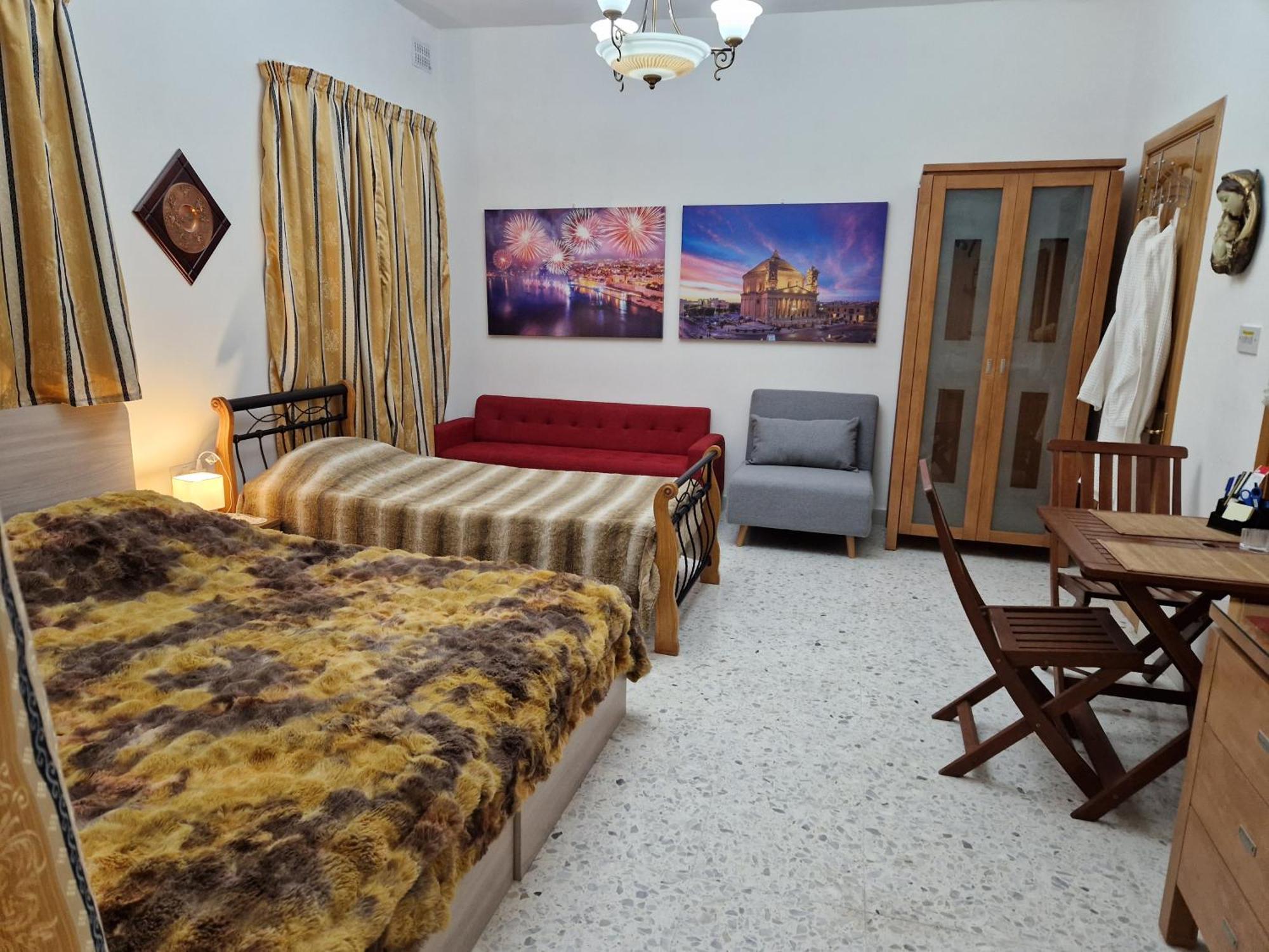 Saracini'S Homestay Attard Bagian luar foto
